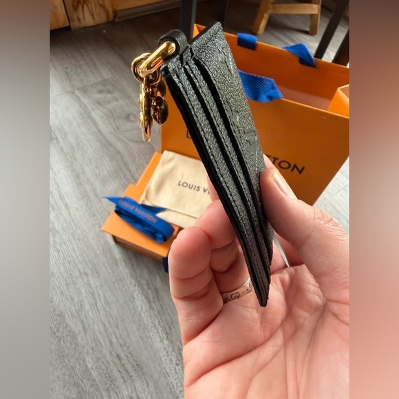 Louis Vuitton LV Charms Card Holder - Picture 15 of 16